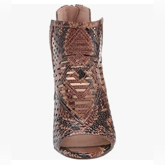 sz 8 Vince Camuto Women's Allistan Ankle Boot - Picture 3 of 6